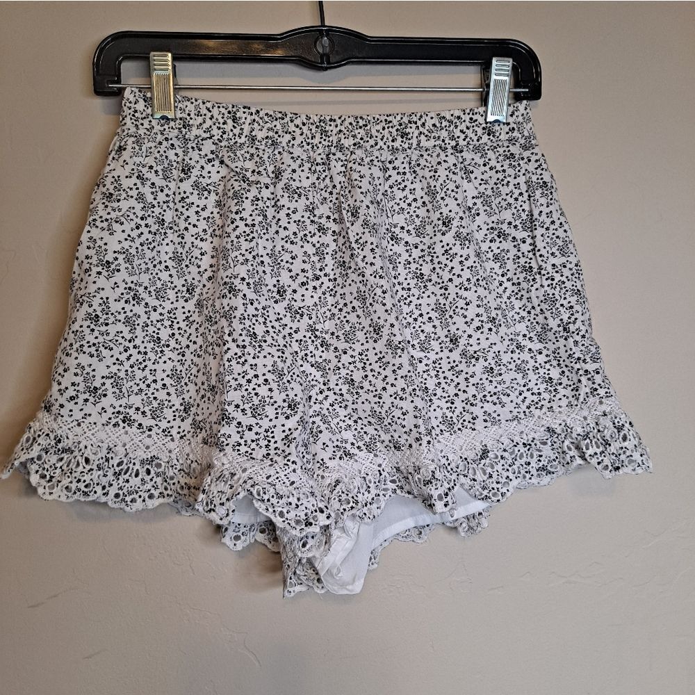 NWT American Eagle Floral Ruffle Runner Short Size Small